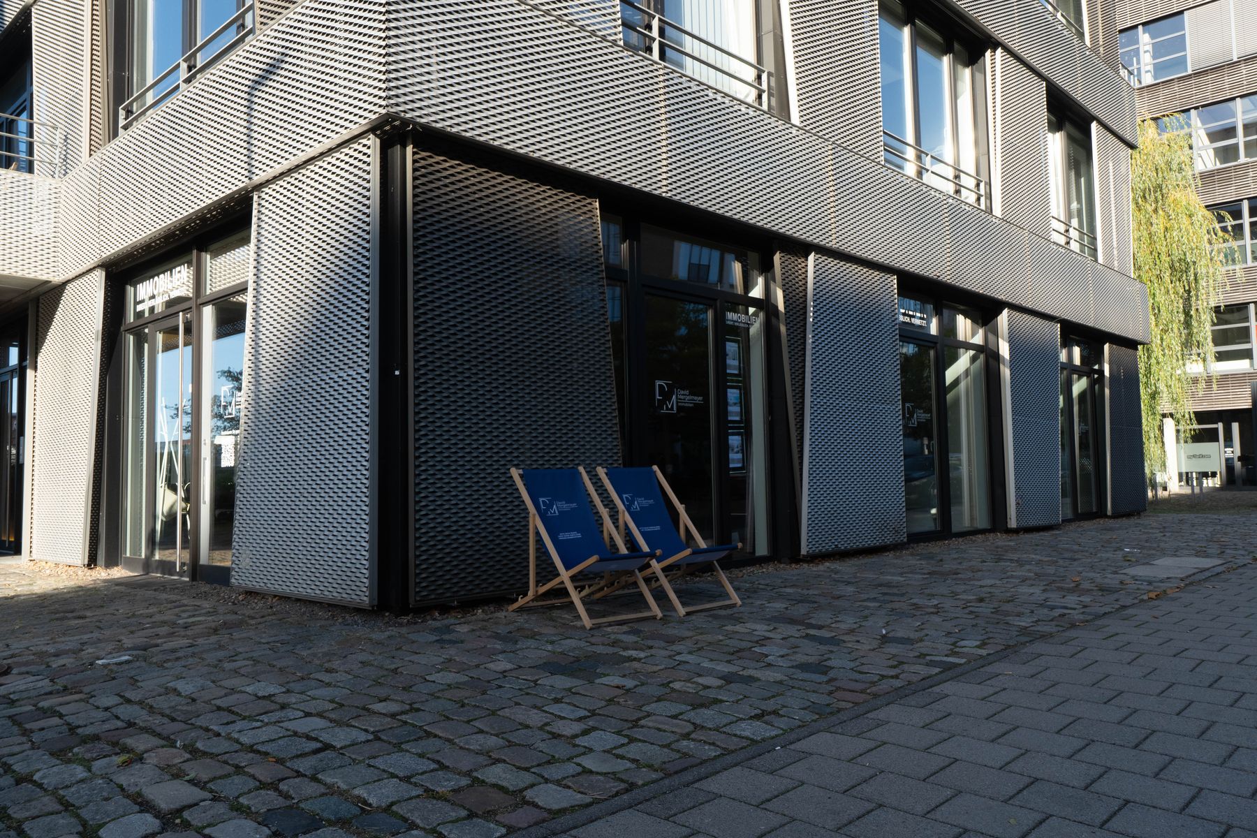 Eingang des Showrooms an der Konsul-Smidt-Straße 8r