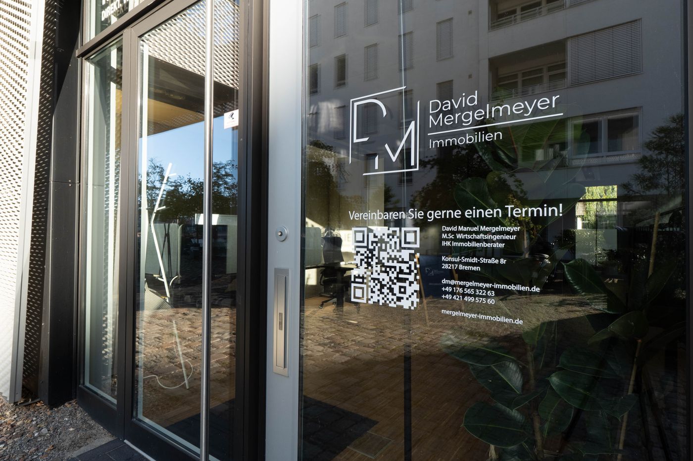 Eingang zum Showroom von David Mergelmeyer Immobilien