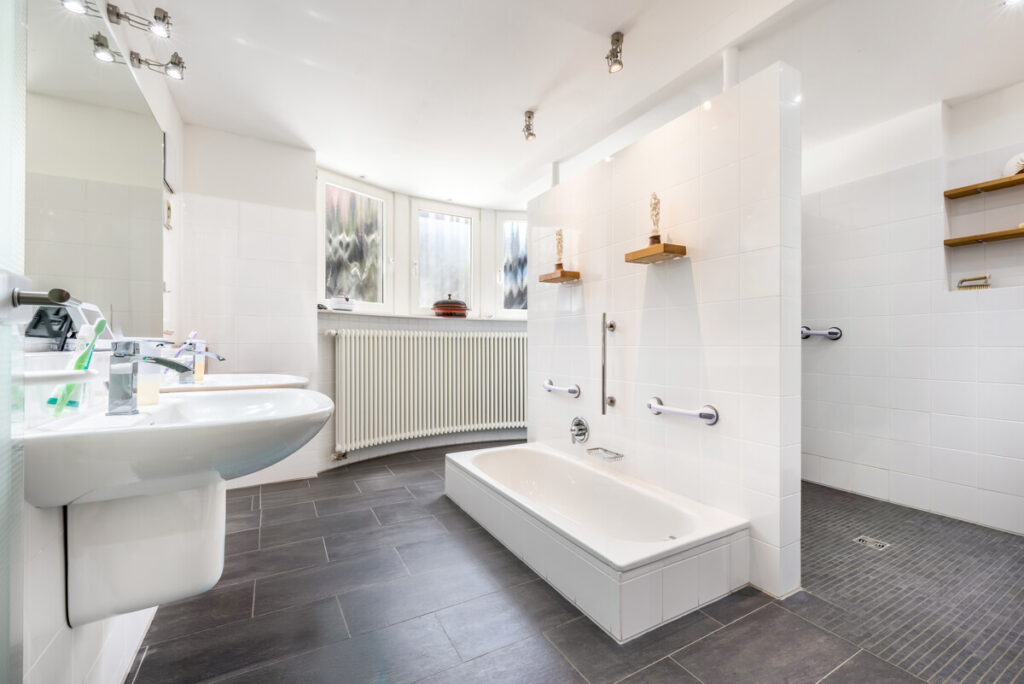Badezimmer Wohnung 1