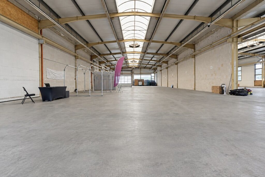 Halle 1